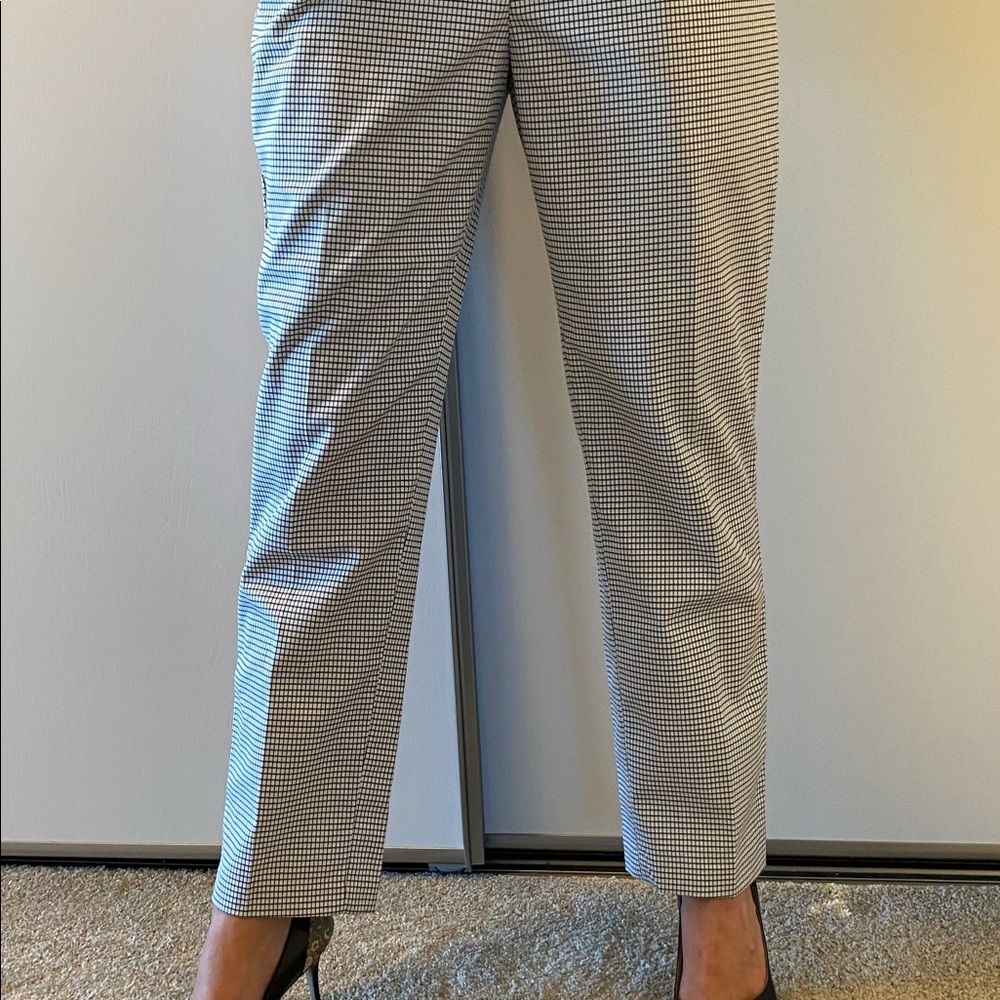 Women’s versatile slacks